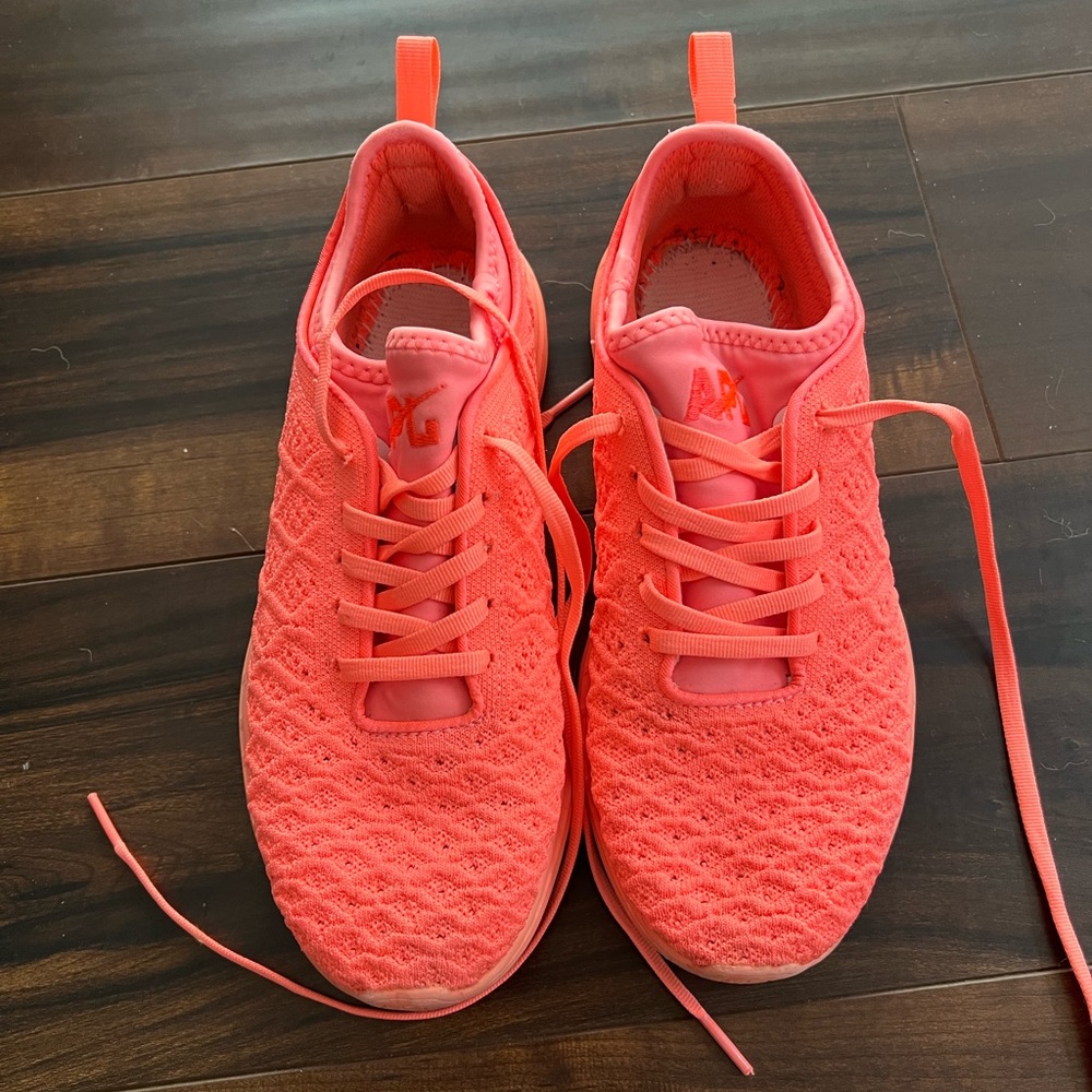 APL Techloom Phantom shoes, sz 8